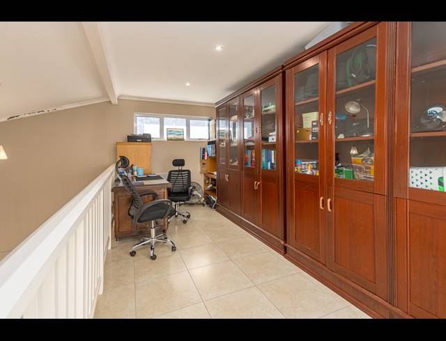 3 BEDROOM FREESTANDING SOLD IN MELKBOSSTRAND CENTRAL